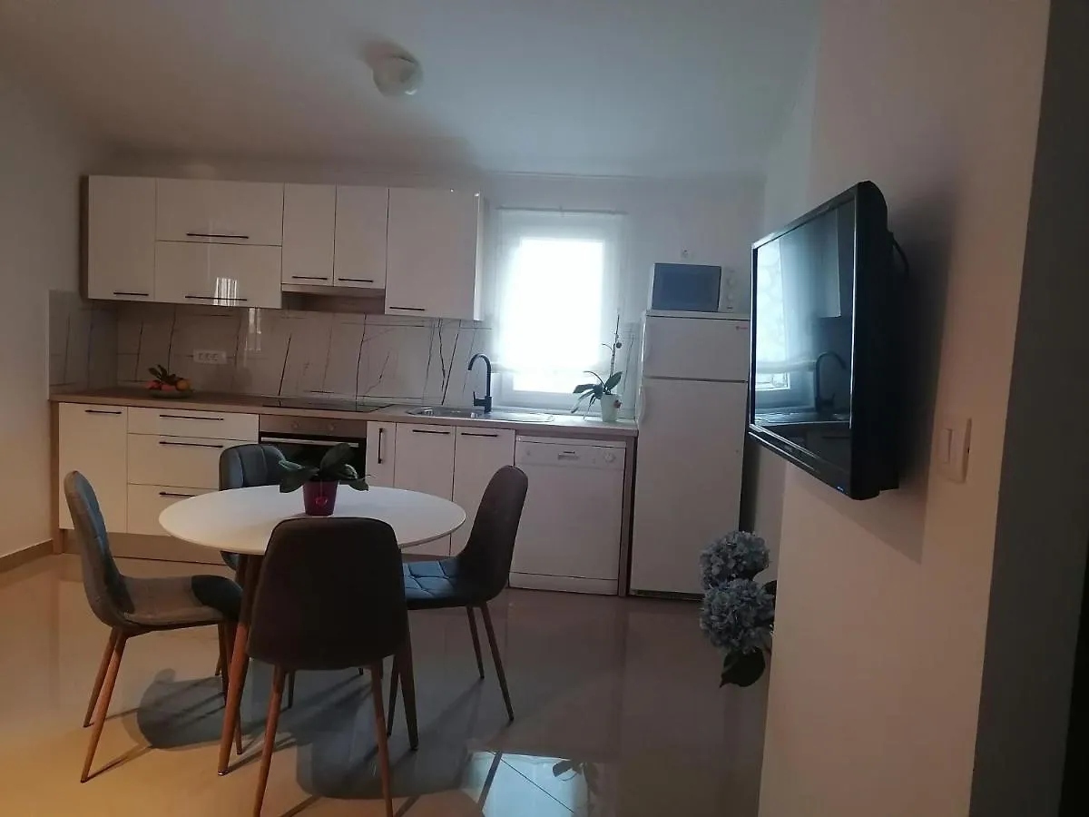Apartments Ljubica Kampor Croatia
