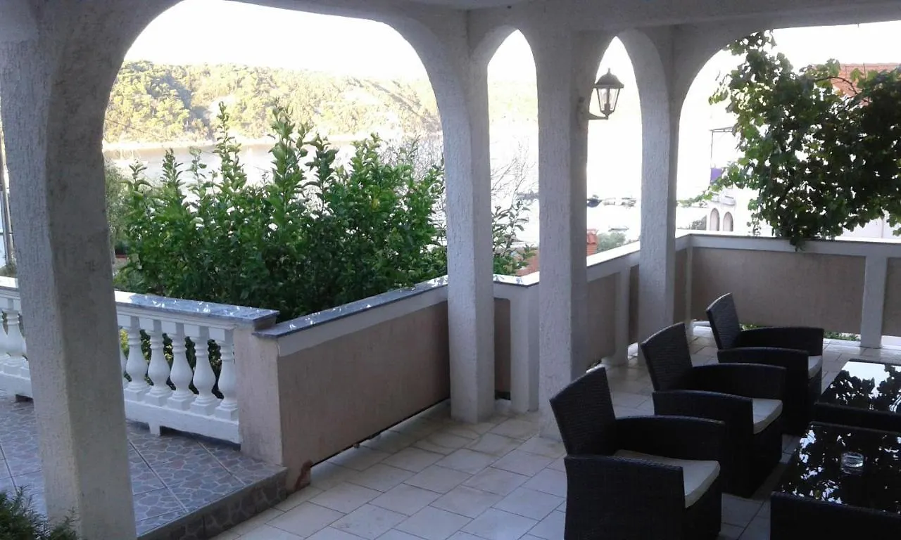 Apartments Ljubica Kampor