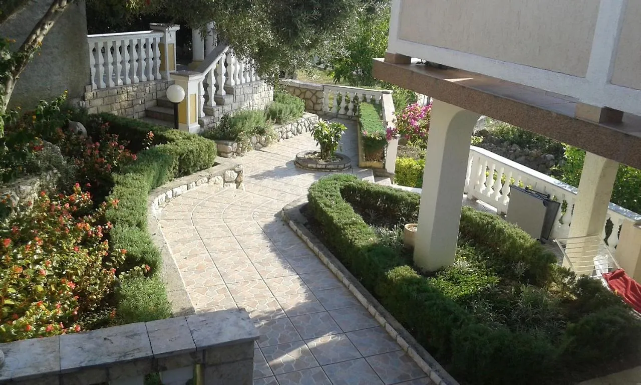 Apartments Ljubica Kampor Croatia